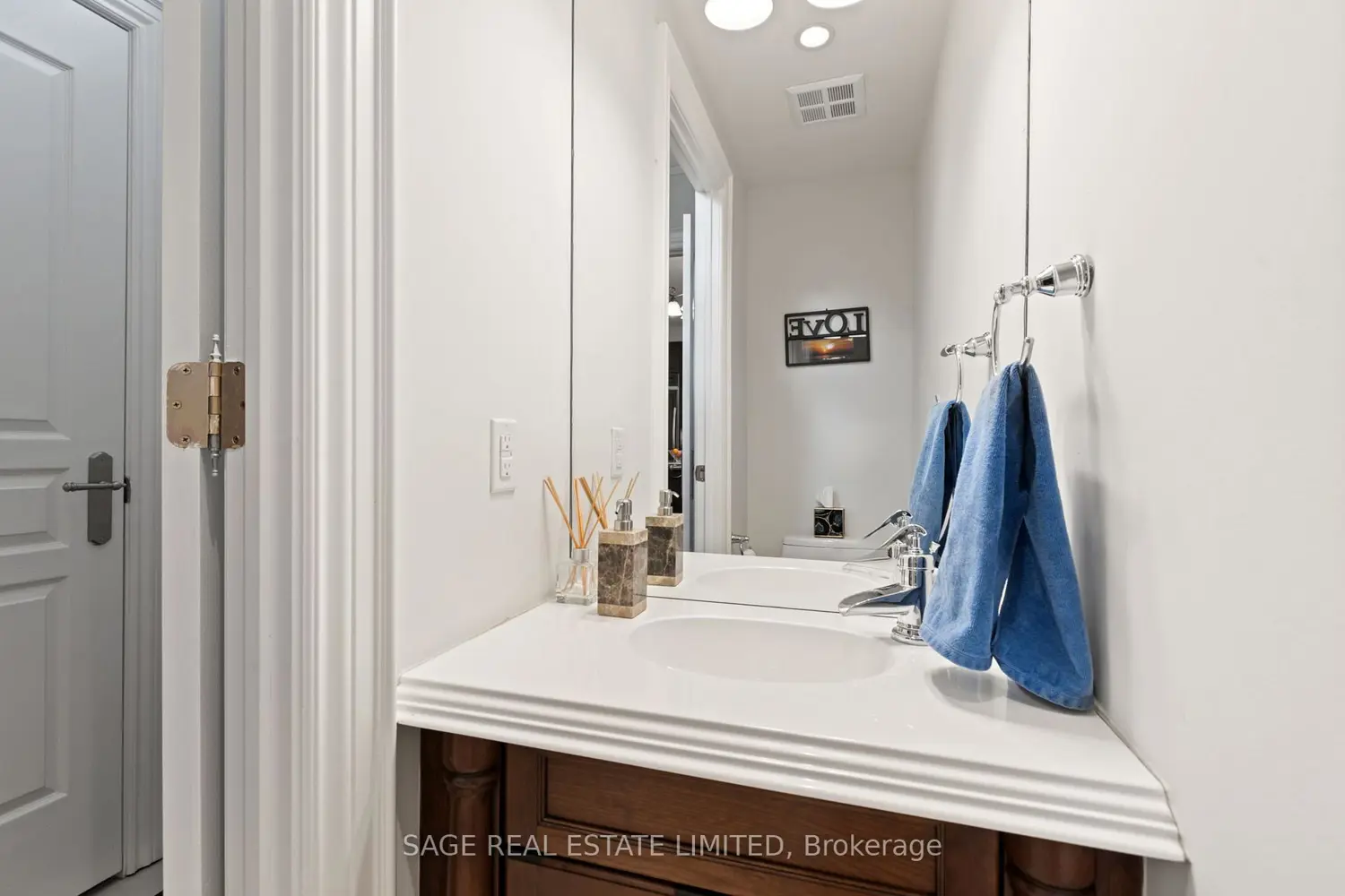 Additional image 4 of 25 Greenview Avenue Th#31
