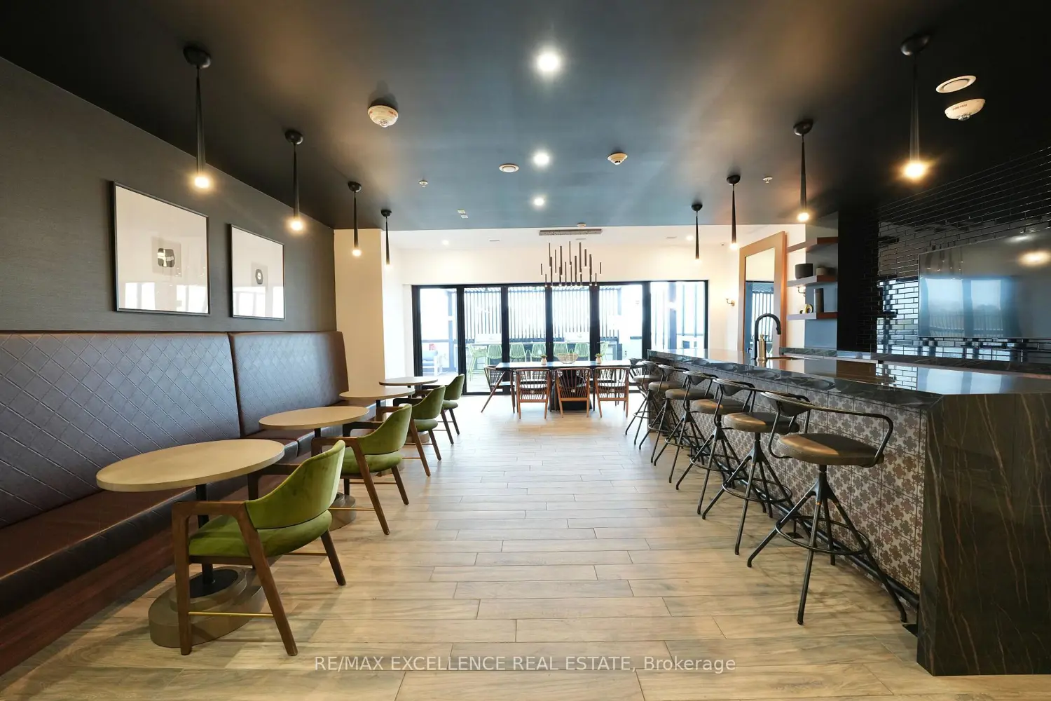 Additional image 11 of 181 King Street 1002