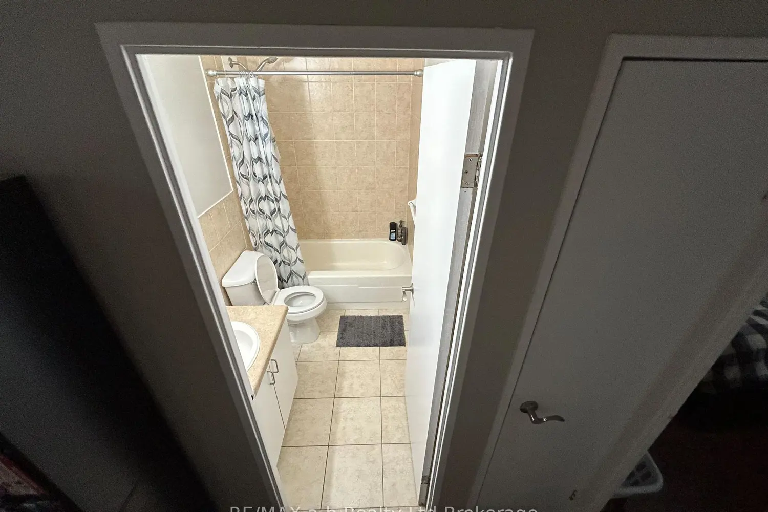 Additional image 7 of 583 Mornington Avenue 501