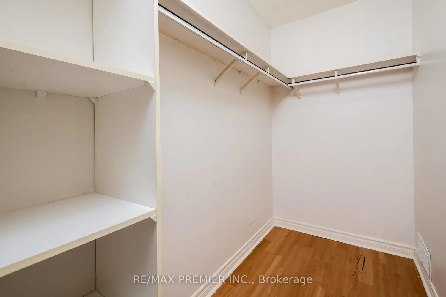 Additional image 13 of 4620 Highway 7 206