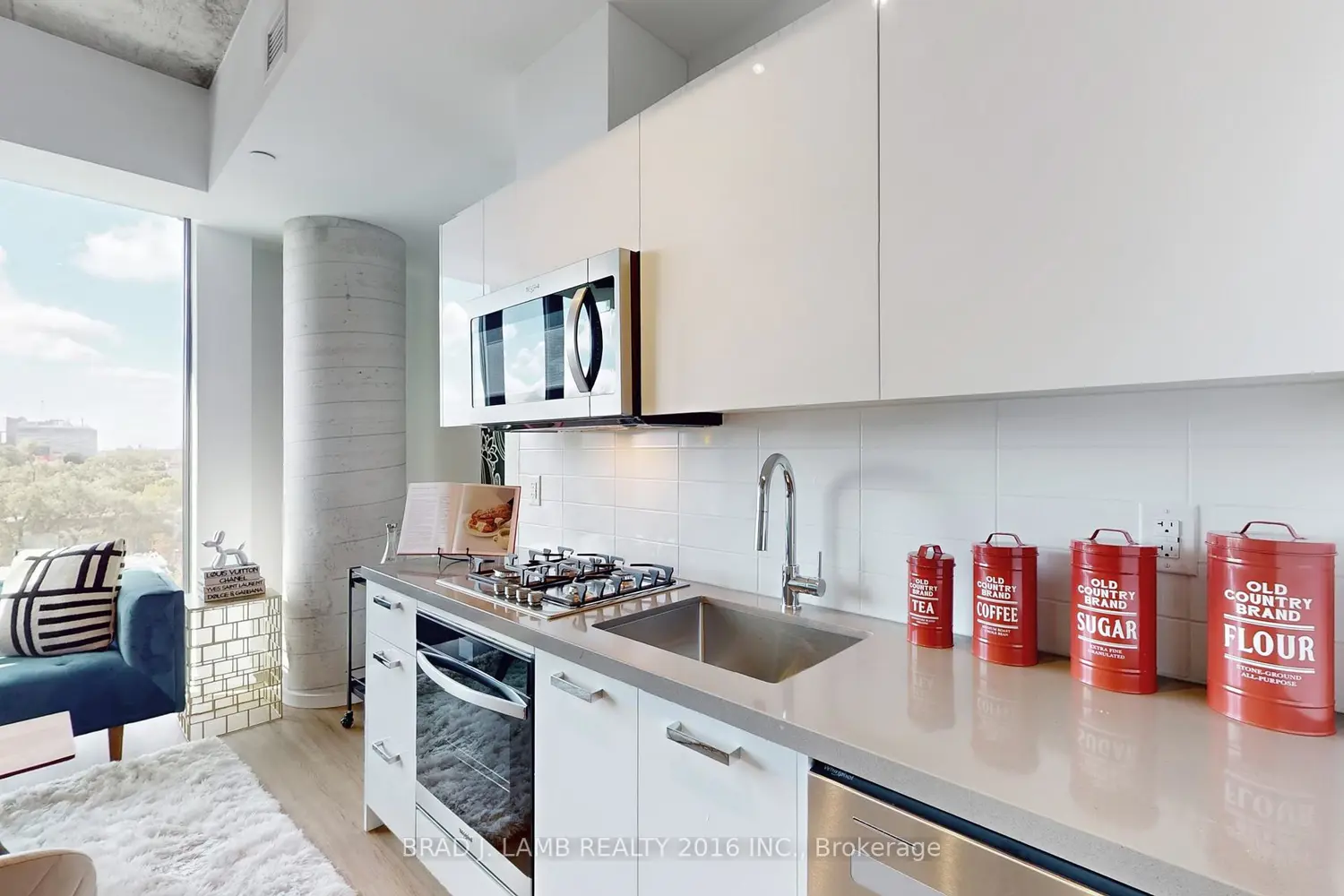 Additional image 6 of 195 Mccaul Street 705