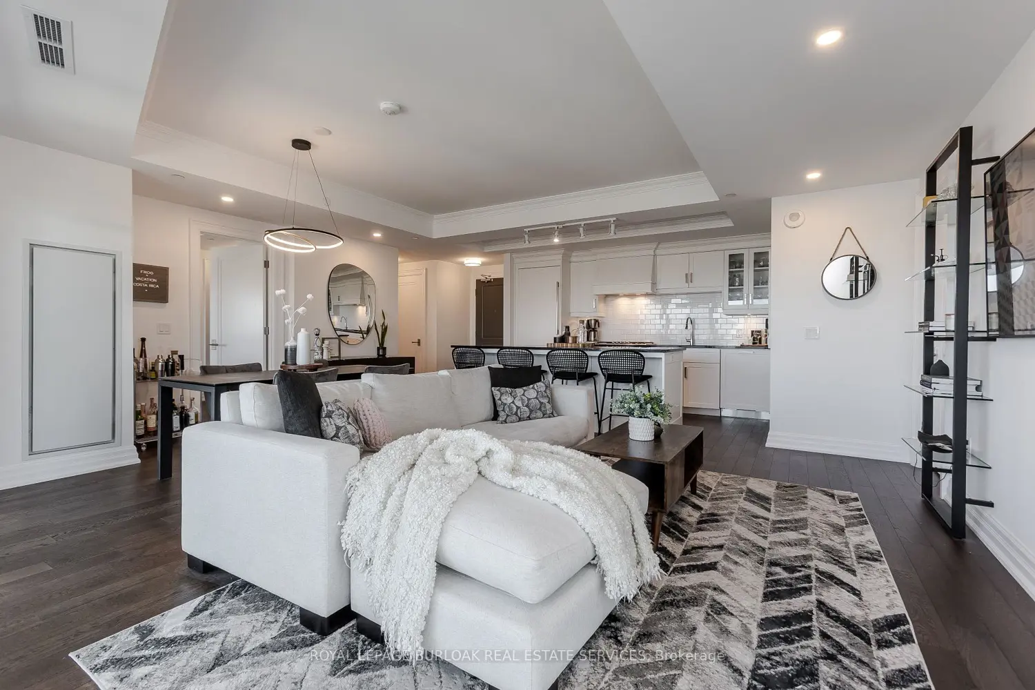 Additional image 17 of 2060 Lakeshore Road 1303