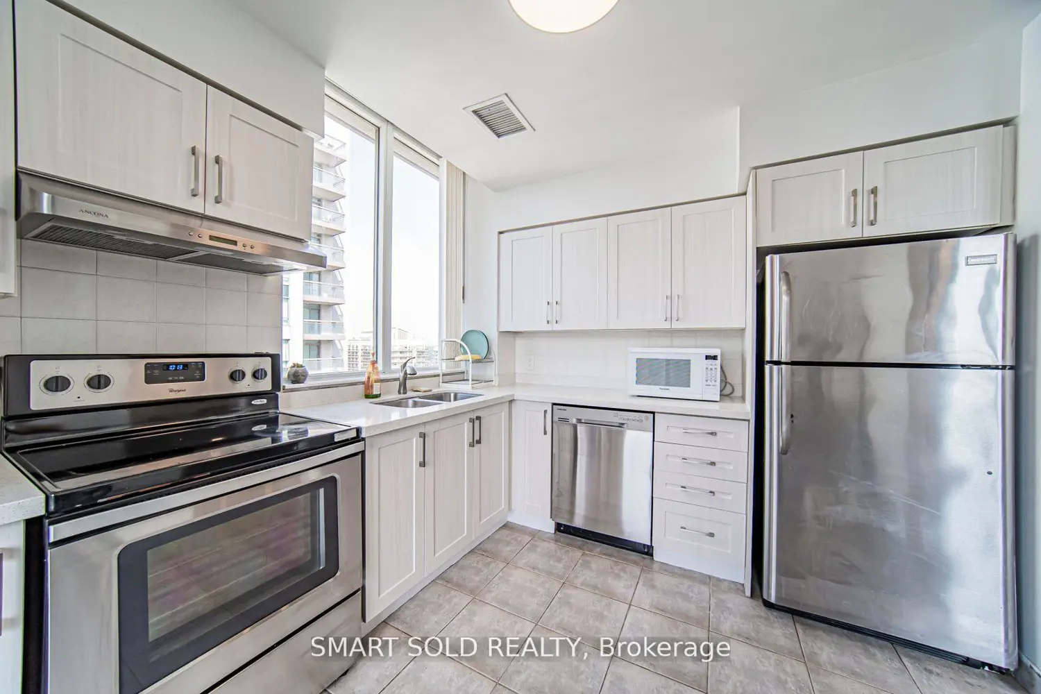 Additional image 7 of 256 Doris Avenue Ph210