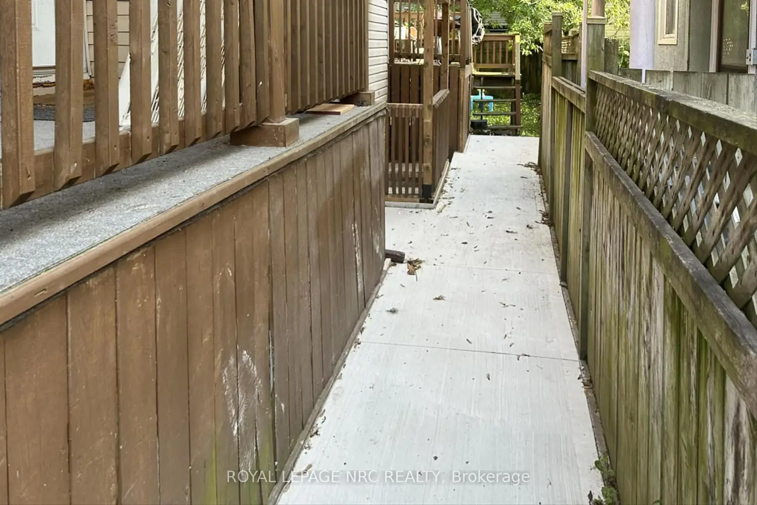 Additional image 20 of 4688 Mcdougall Crescent