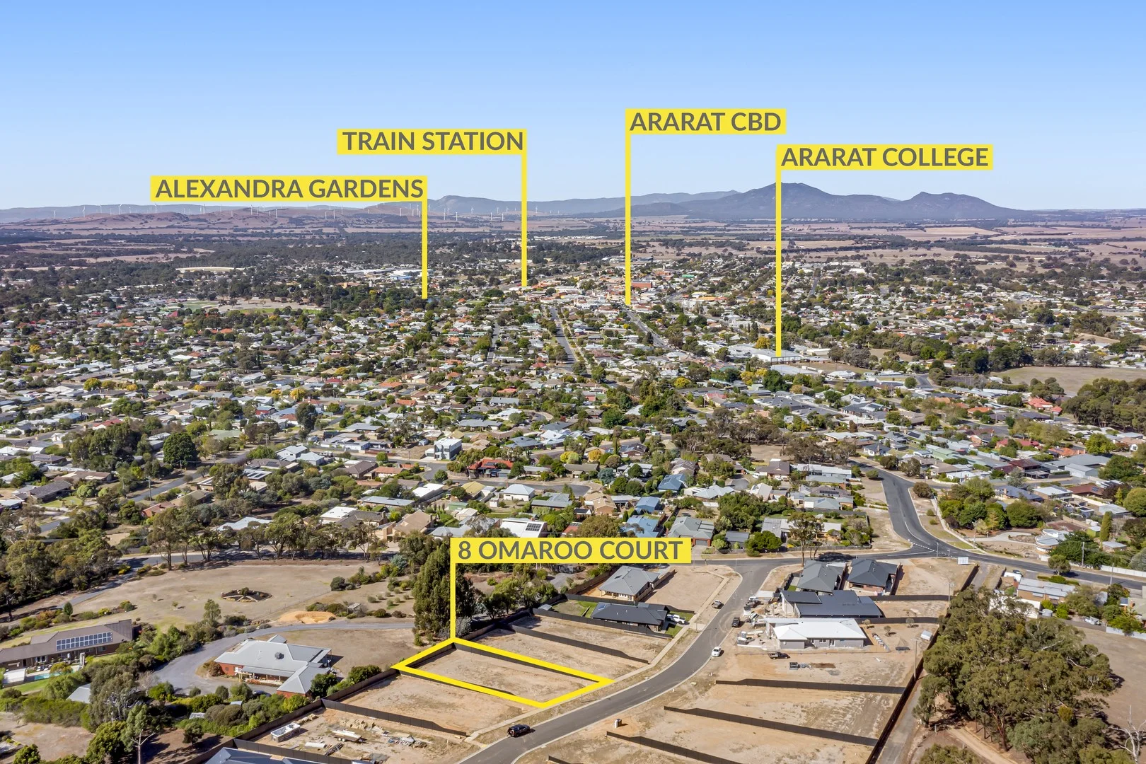 8 Omaroo Court, Ararat VIC 3377