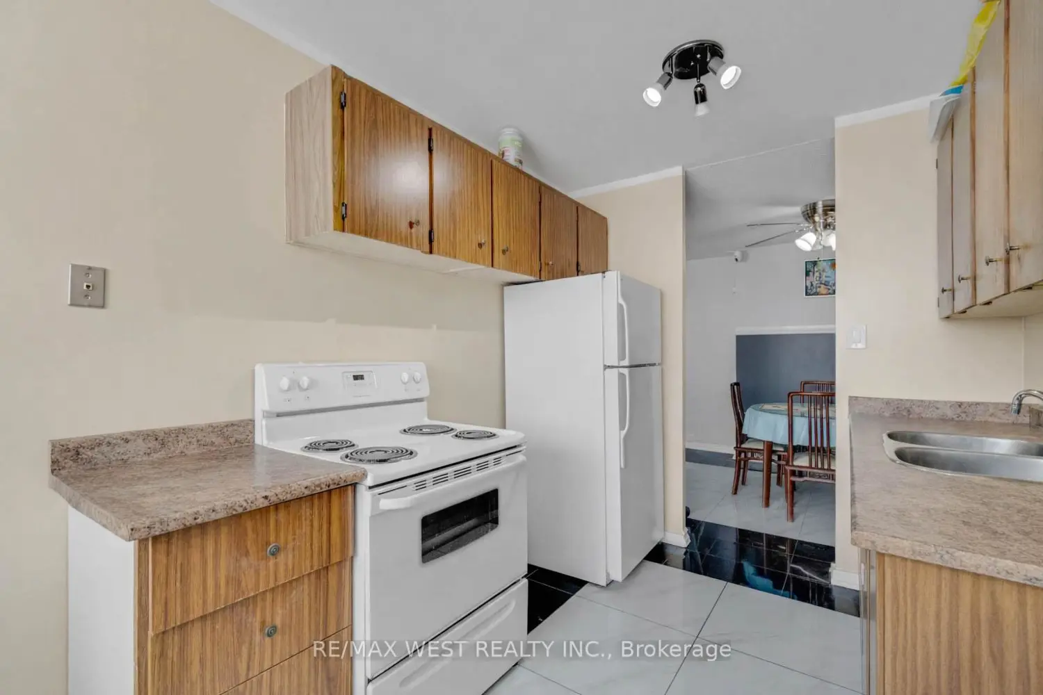 Additional image 4 of 21 Knightsbridge Road 407