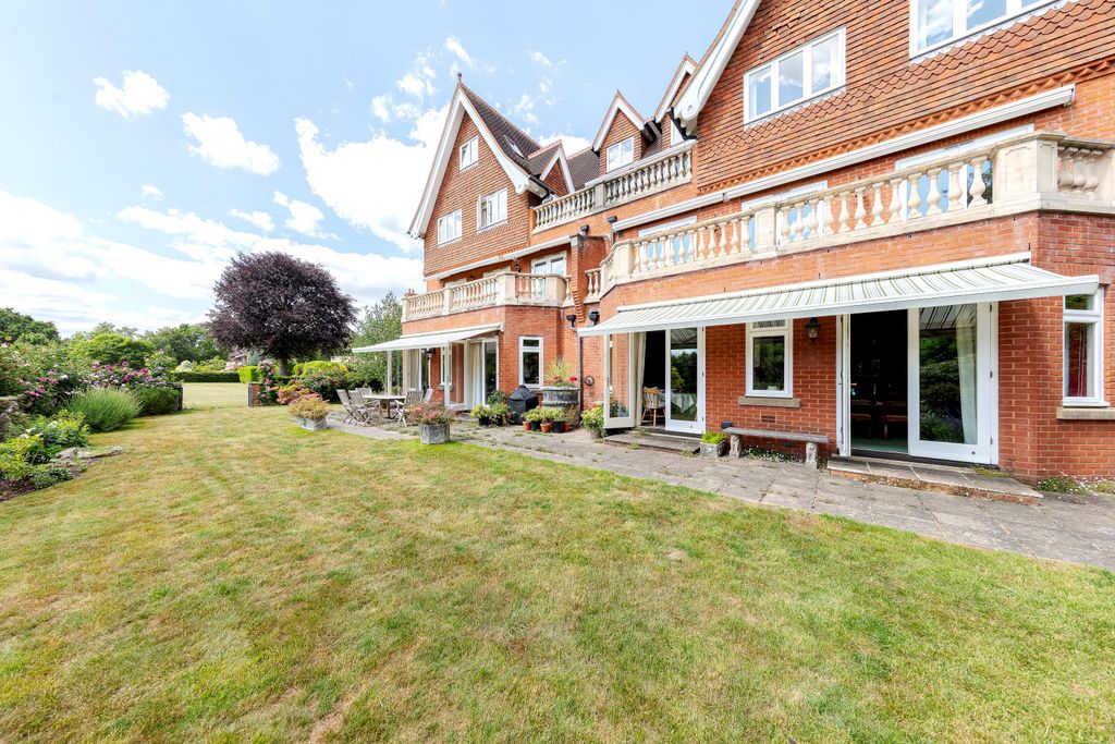 Additional image 20 of 3 bed flat for saleThe Coach House, Springwood Park, Tonbridge, Kent TN11
