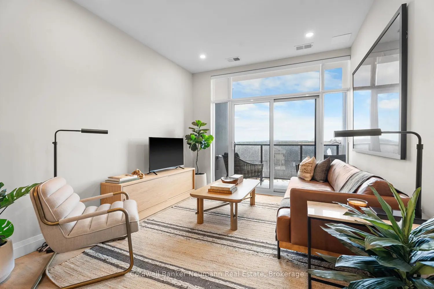 Additional image 6 of 1882 Gordon Street 308