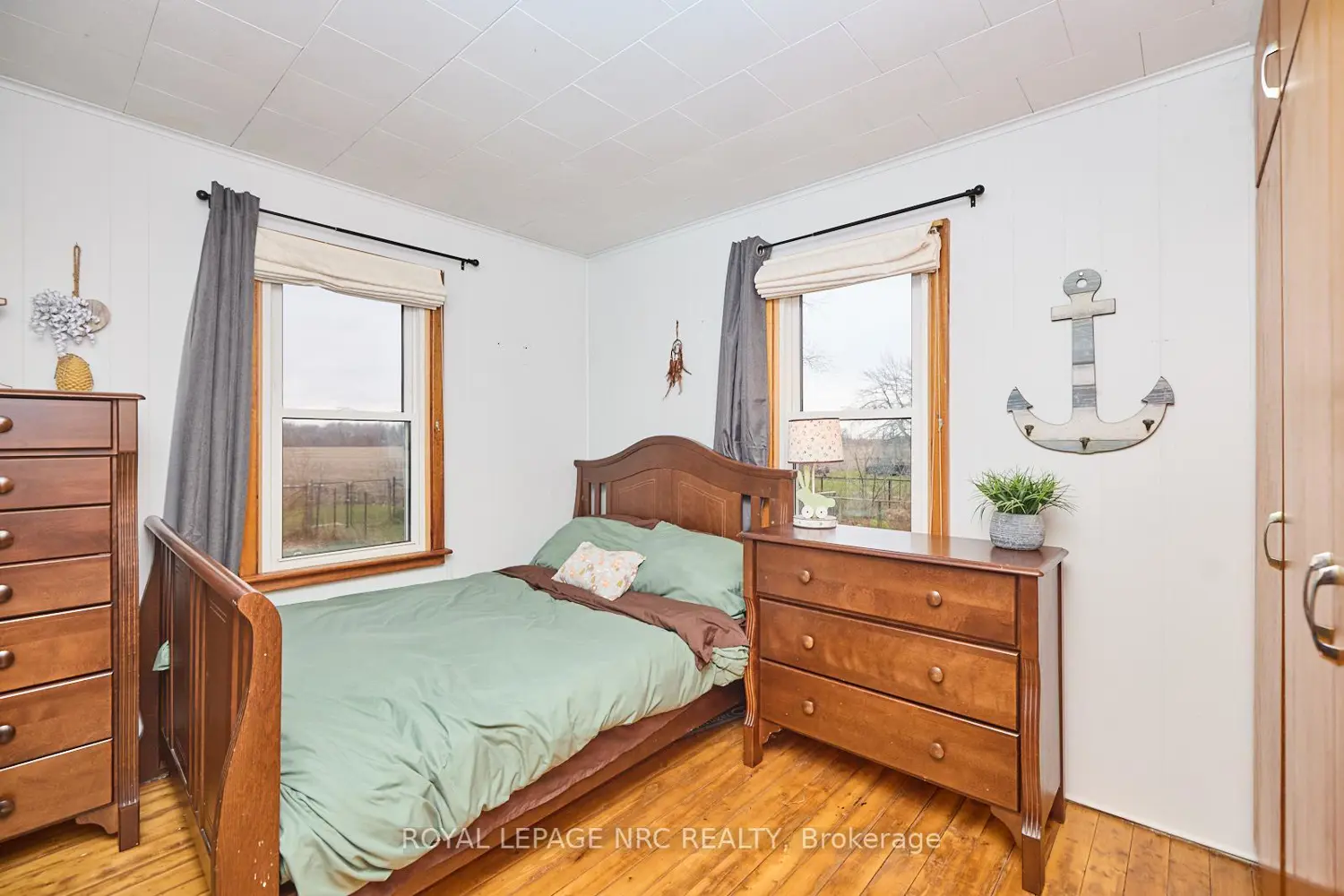 Additional image 8 of 48 Derner Line