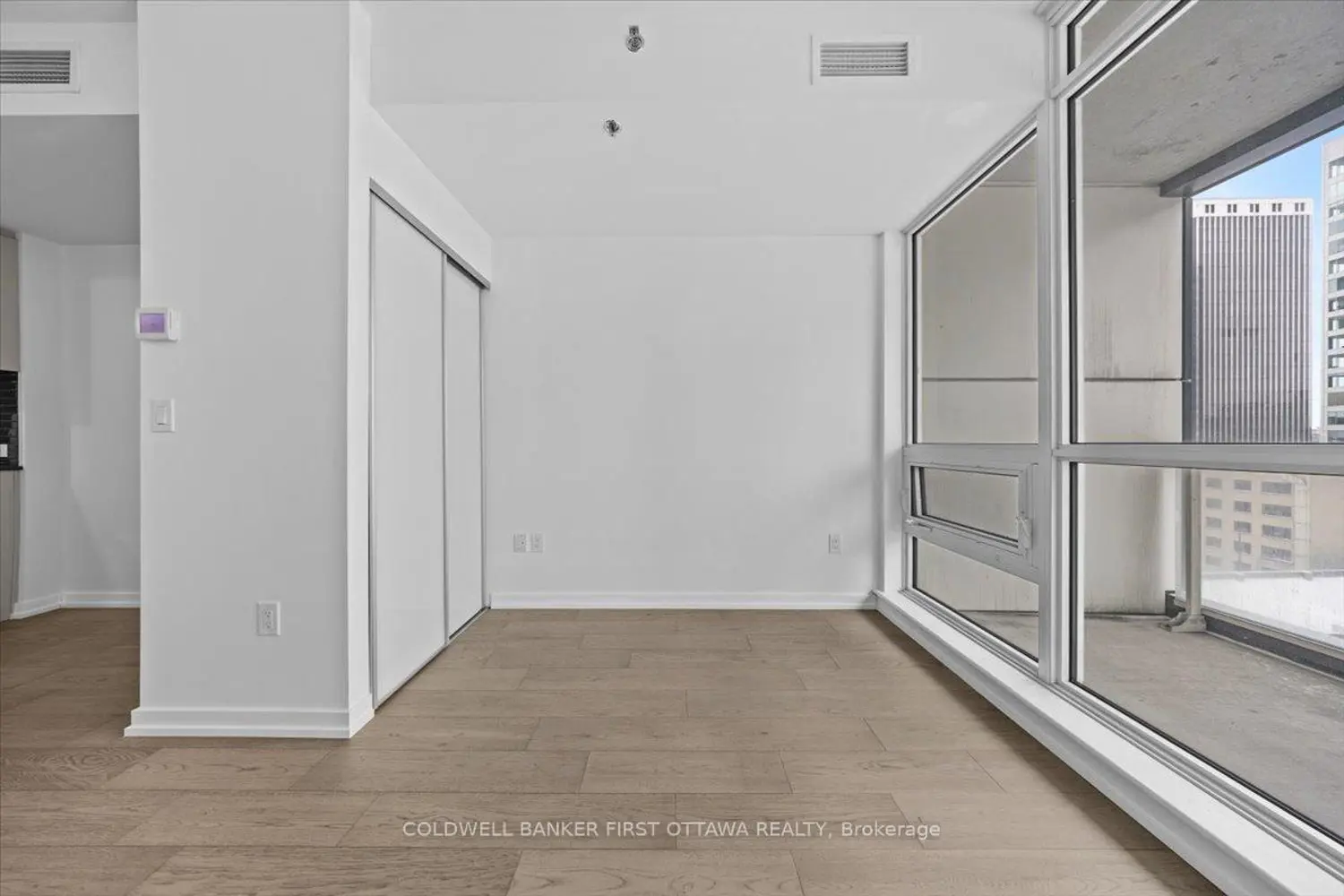 199 Slater Street 906 photo 5