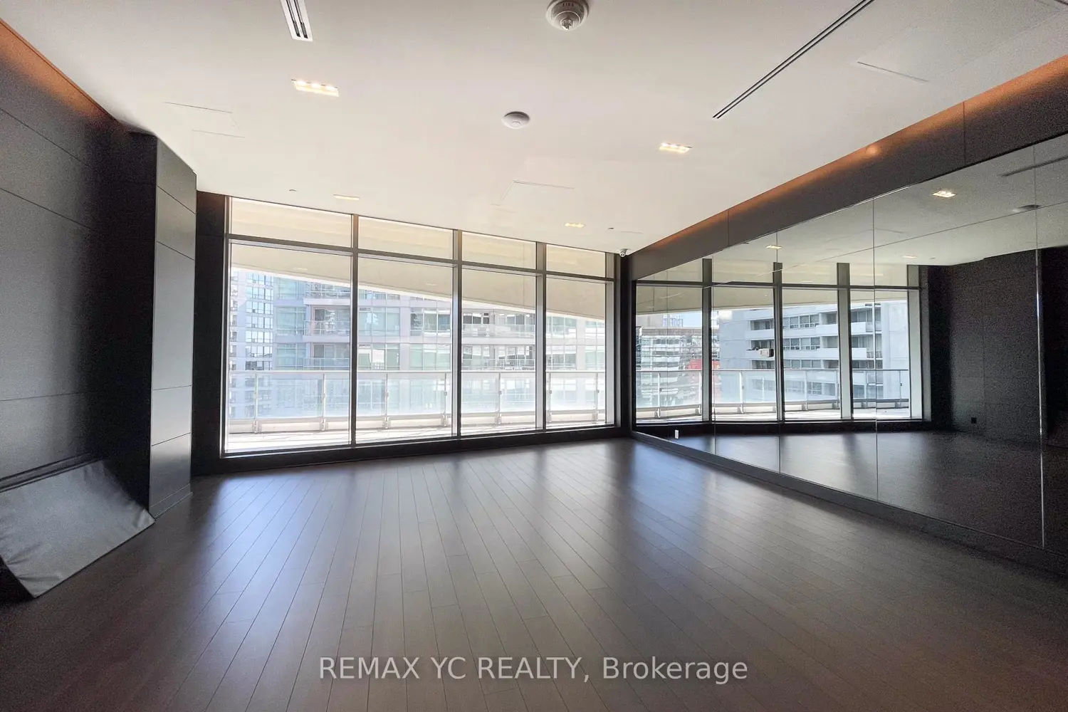 Additional image 14 of 2221 Yonge Street 1111