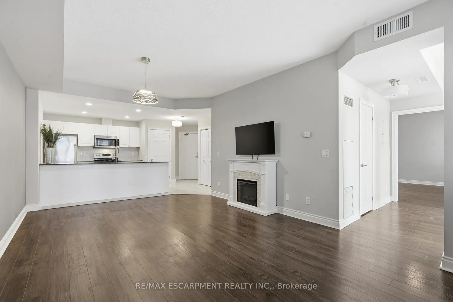 Additional image 9 of 399 Elizabeth Street 610