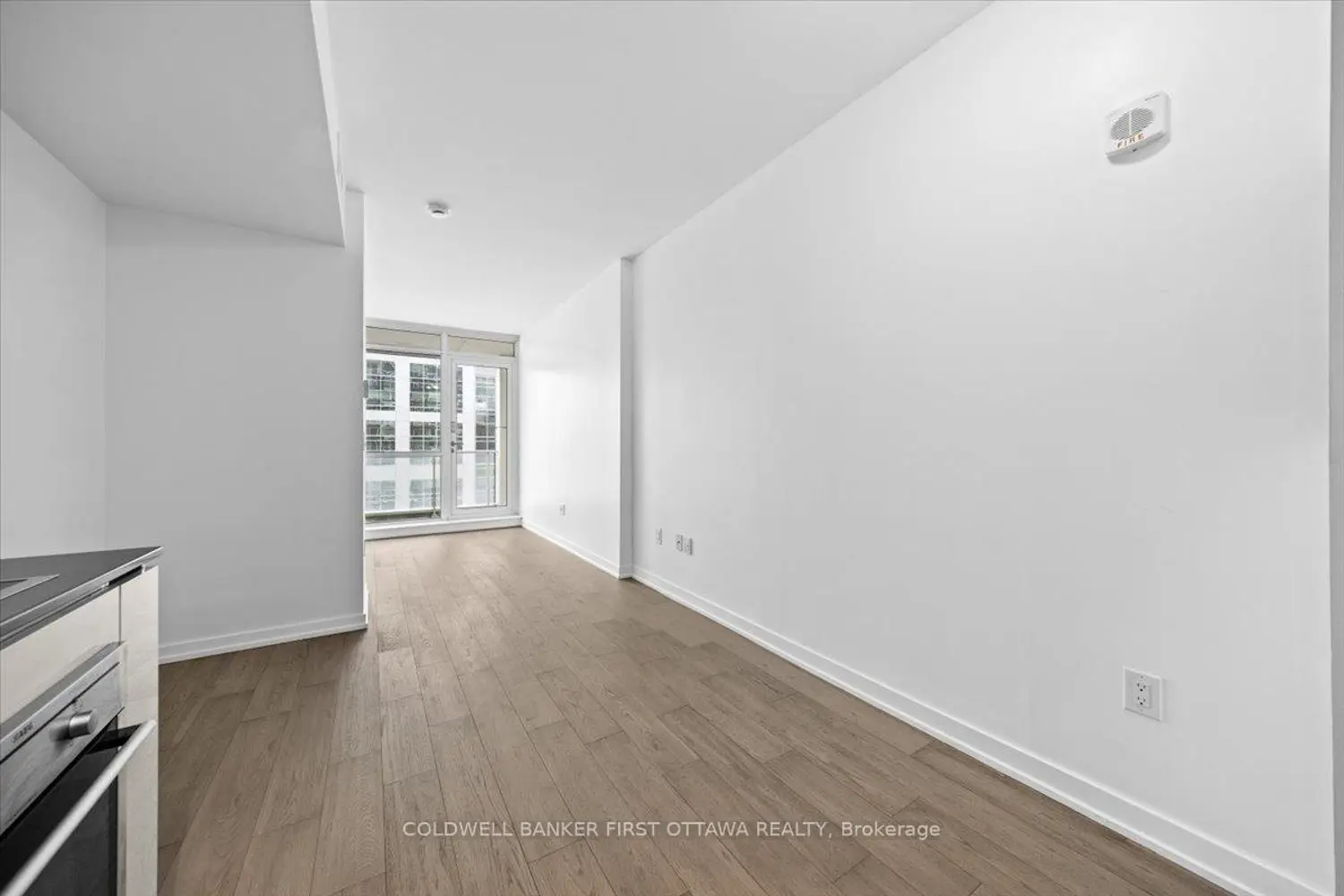 199 Slater Street 906 photo 3