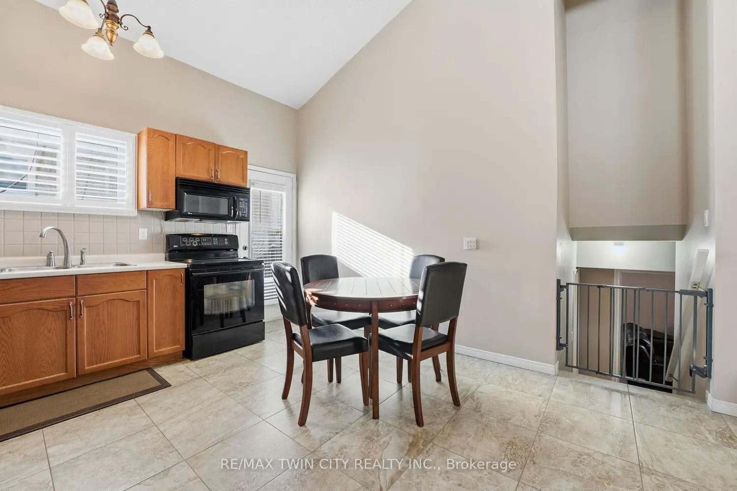 53 Childerhose Crescent photo 5