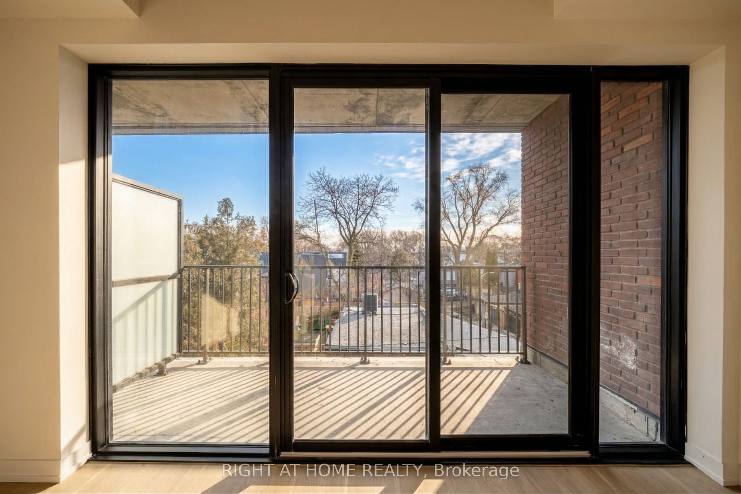 Additional image 5 of 301-761 Queen Street E, Toronto, ON, M4M 1H3