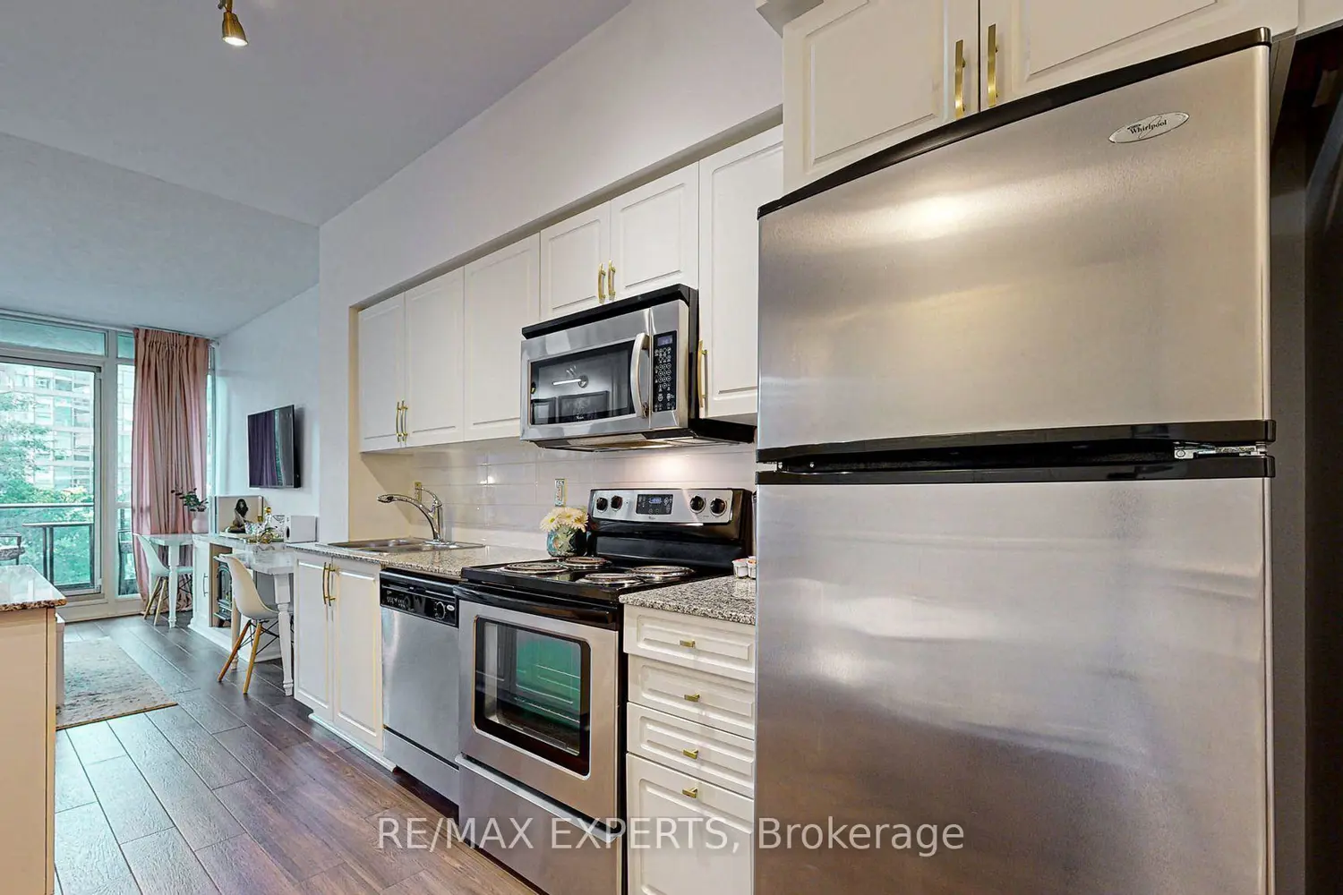 Additional image 10 of 209 Fort York Boulevard 355
