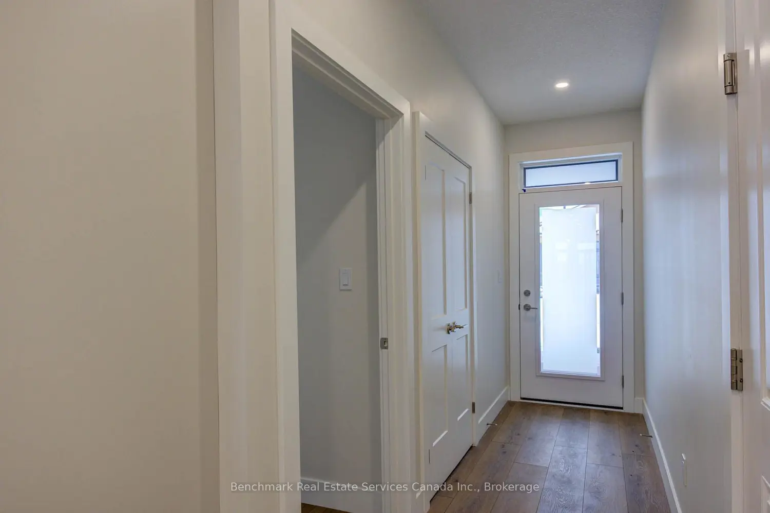 65 Cavalier Crescent photo 3
