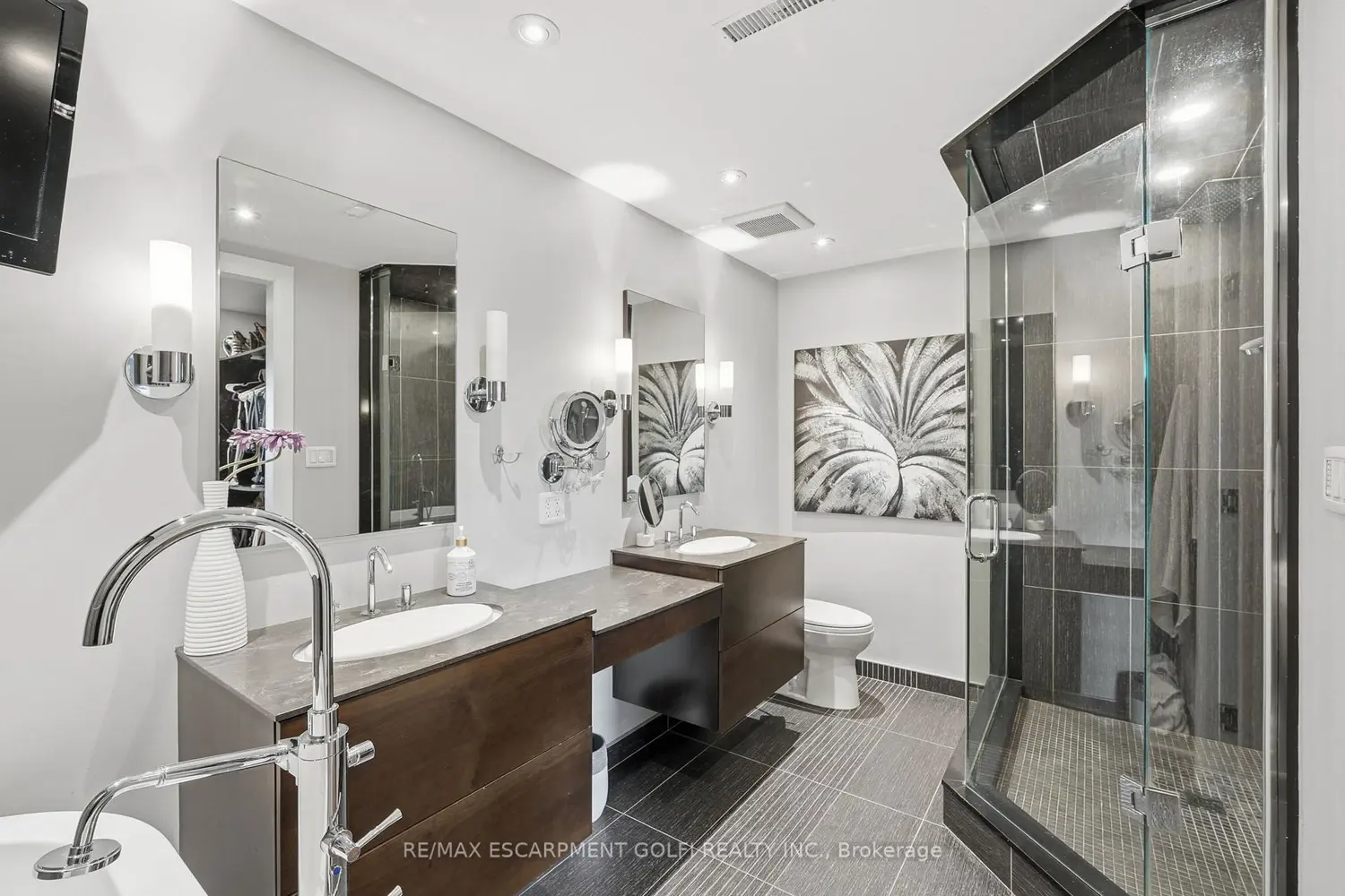 Additional image 9 of 3230 New Street 3