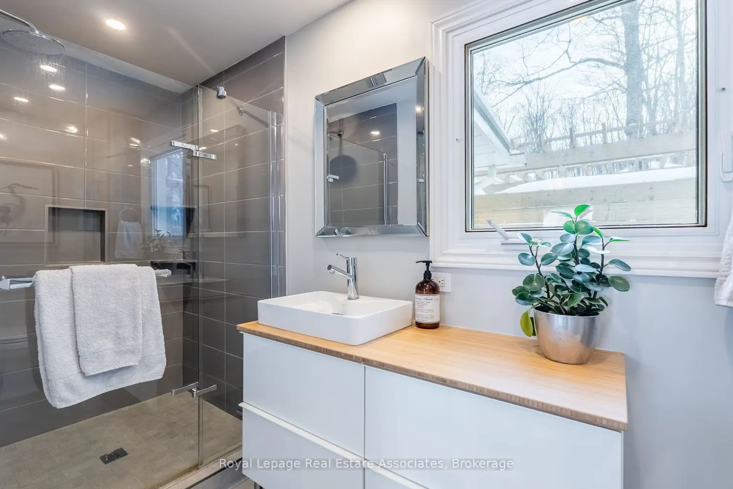 Additional image 8 of 398 Gilbert Bay Lane