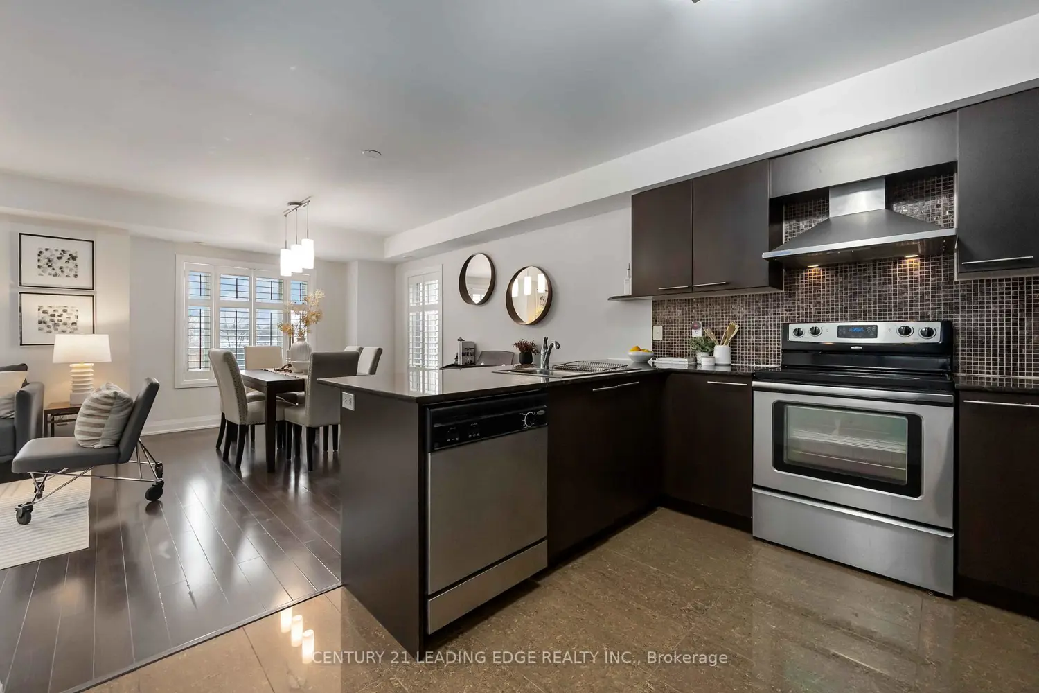 Additional image 15 of 326 John Street 285