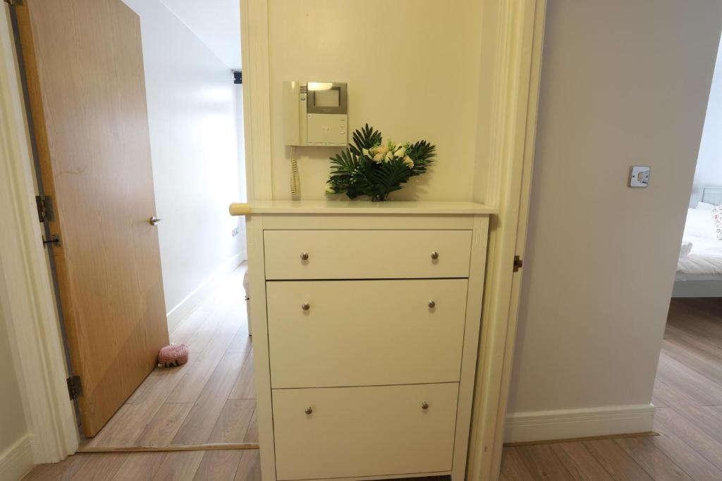 Additional image 12 of 2 Bed Flat, Upper Marshall Street, B1, N1 7GU