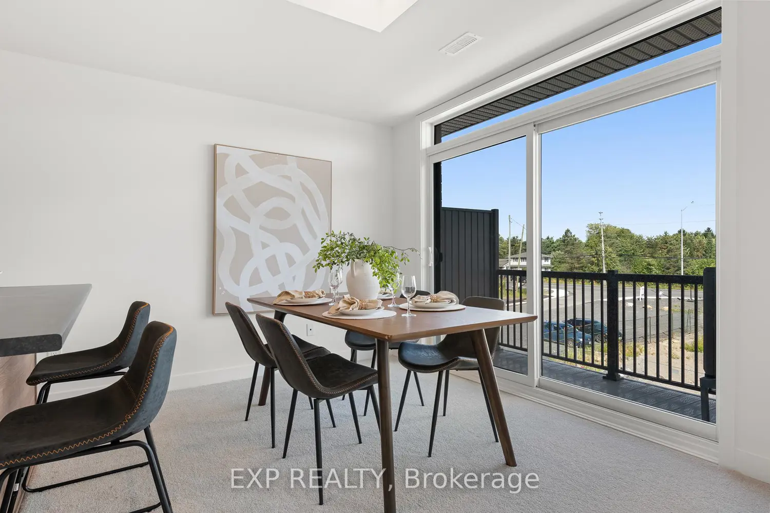 Additional image 9 of 1005 Silhouette Private