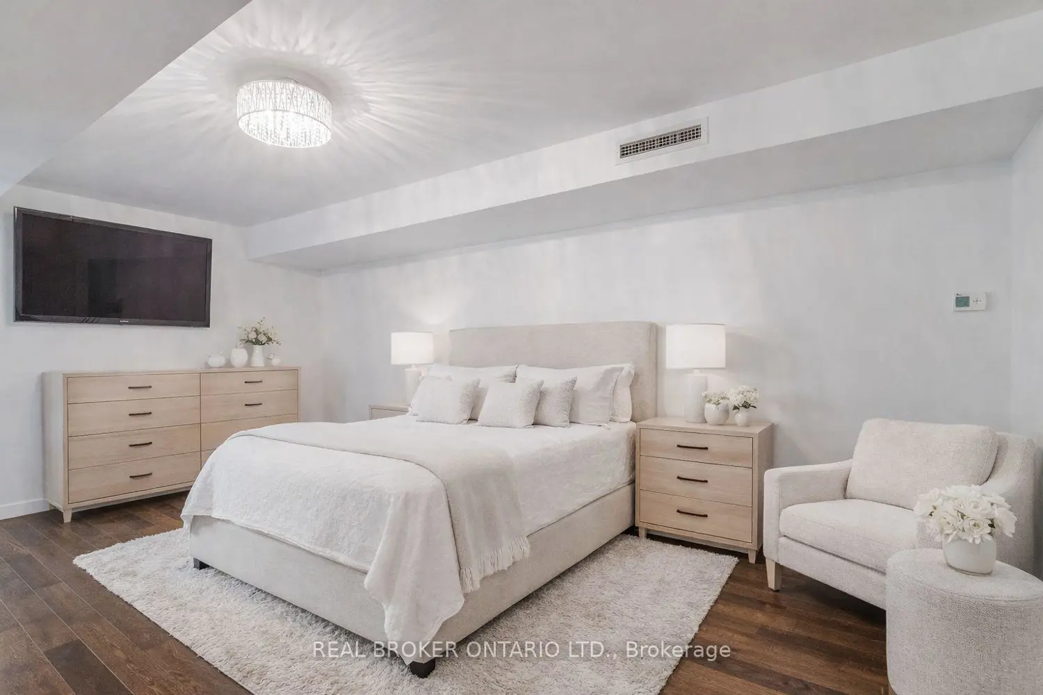 Additional image 6 of 500 Wellington Street 201