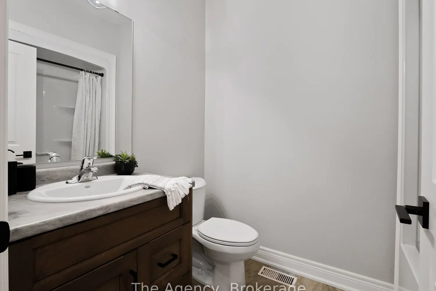 Additional image 8 of 15 Austin Drive