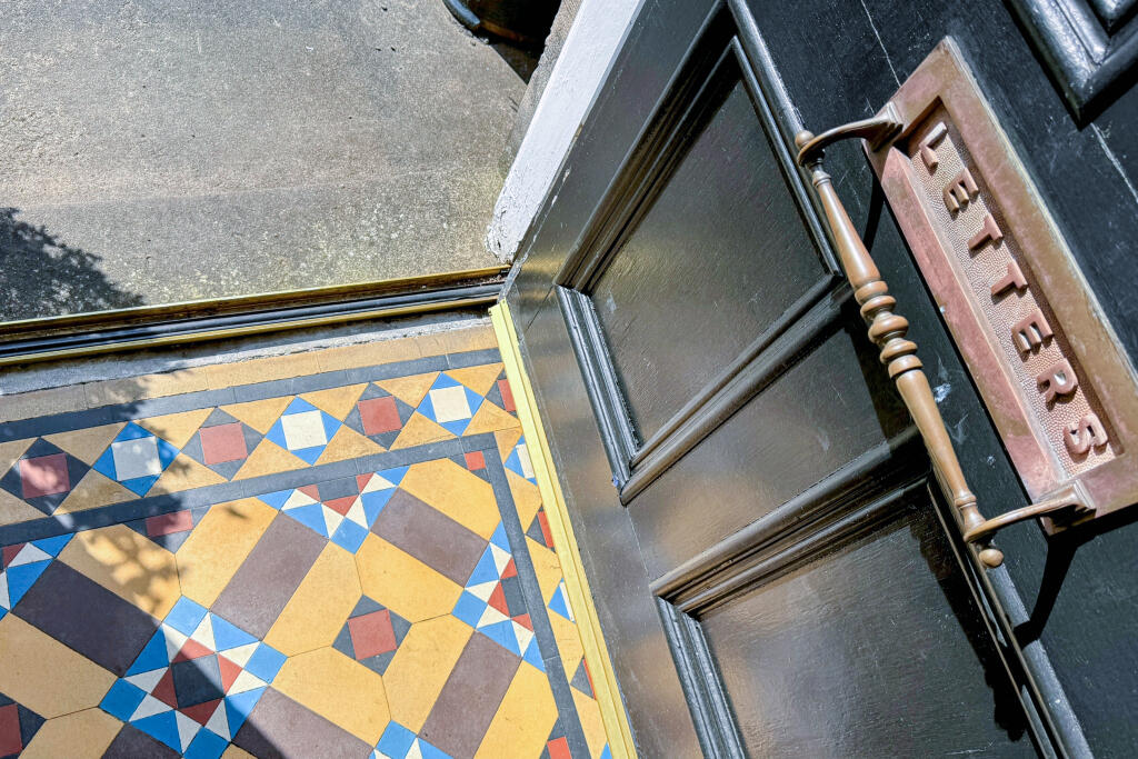 Additional image 7 of , Keith, AB55