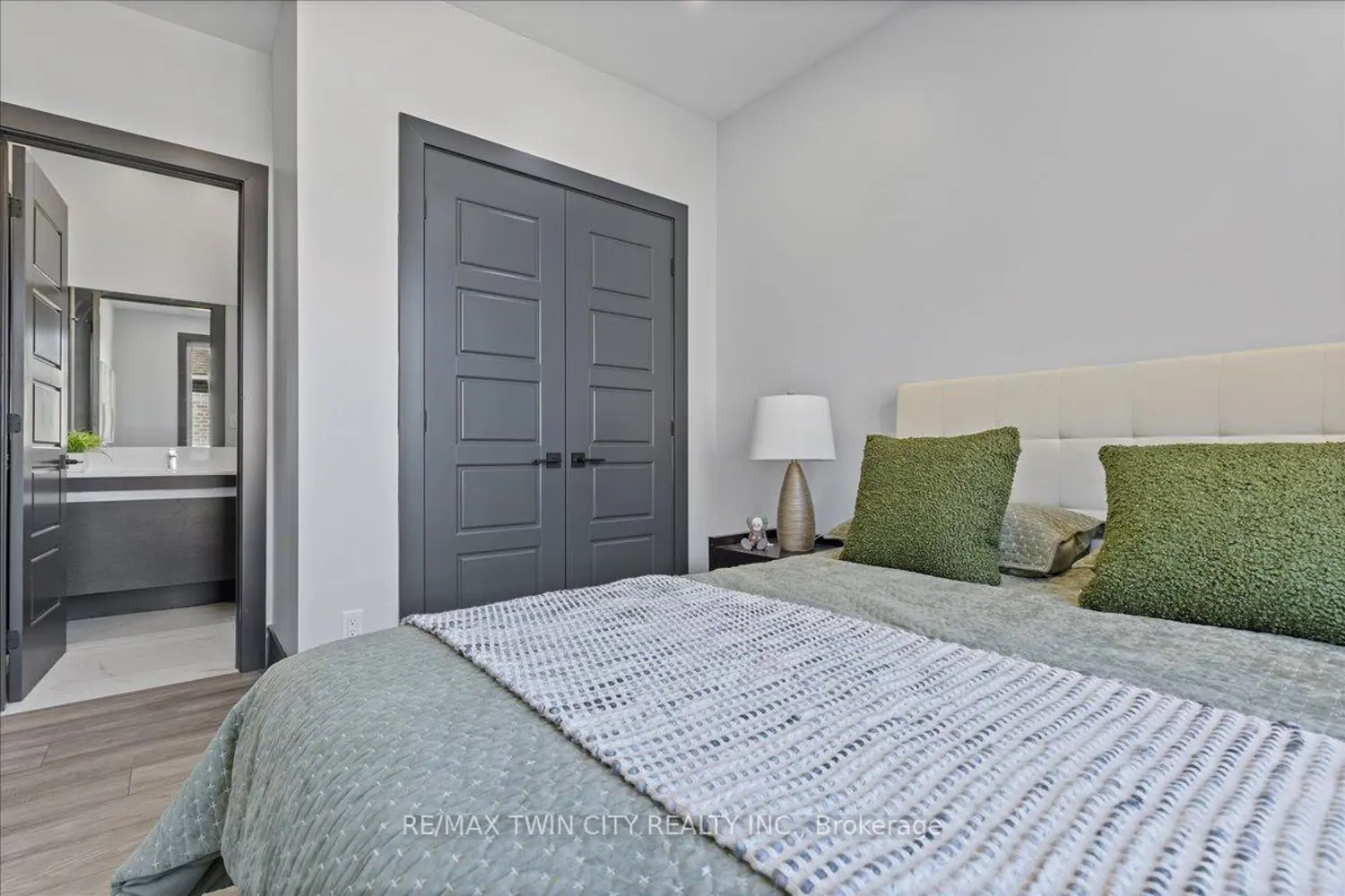 Additional image 4 of 404 Montrose Street