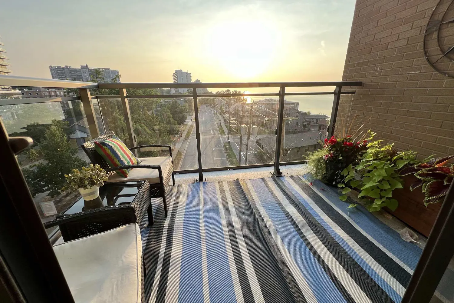 Additional image 19 of 2060 Lakeshore Road 405