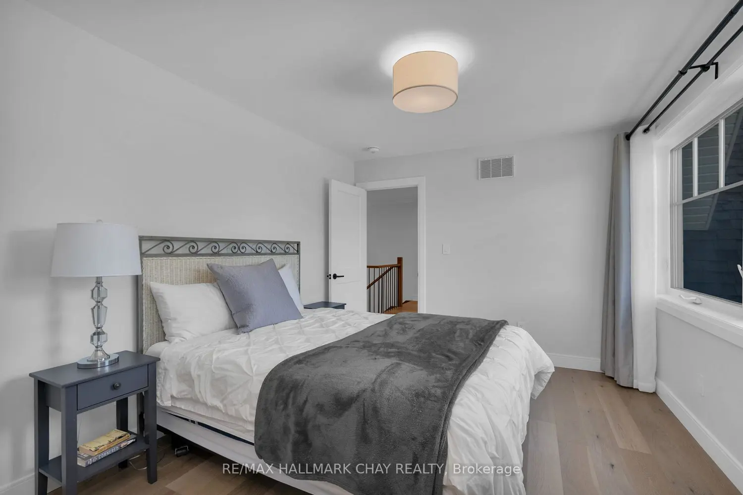 Additional image 7 of 98 Shanty Bay Road