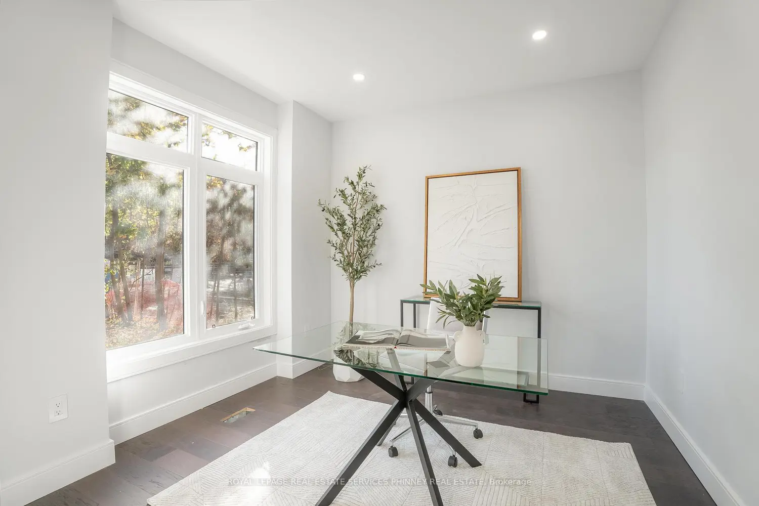 Additional image 3 of 1029 Lorne Park Road