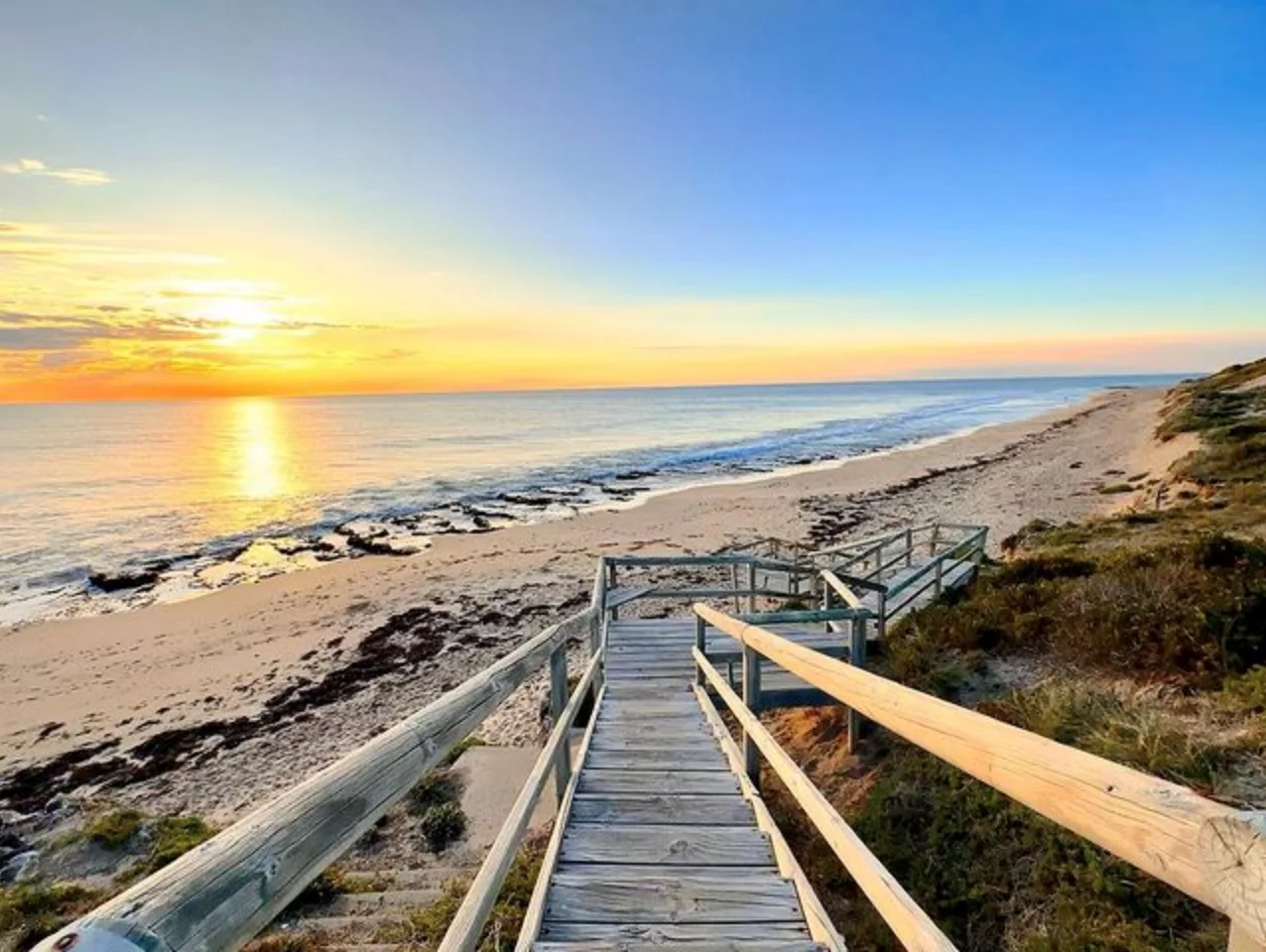 10 Allan Pl, Halls Head WA 6210