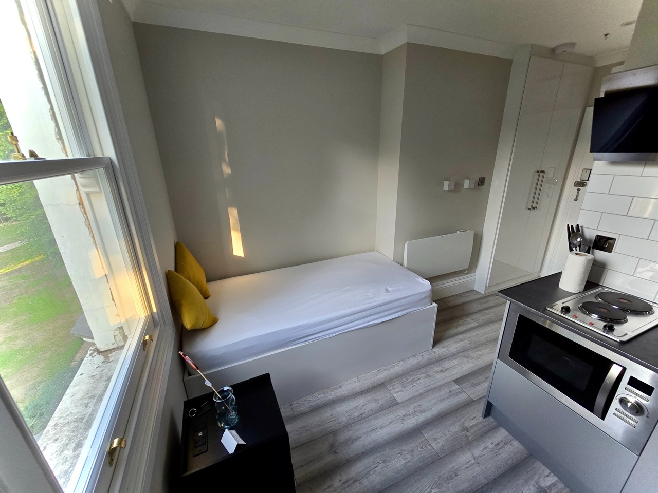 Additional image 3 of Studio Flat, Philbeach Gardens, SW5, N1 7GU