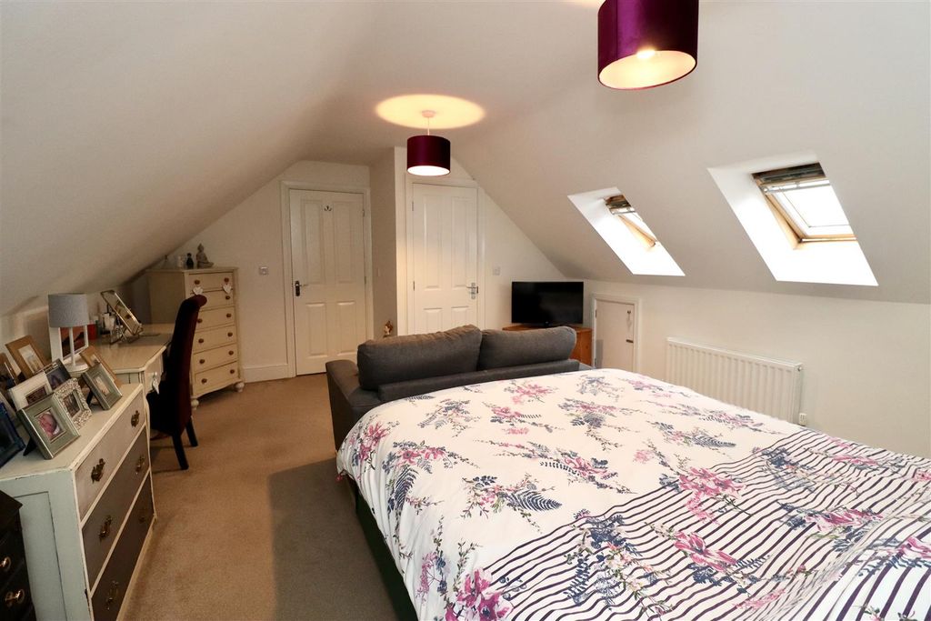 Additional image 6 of 4 bed detached house for saleHoughton Close, Market Weighton, York YO43