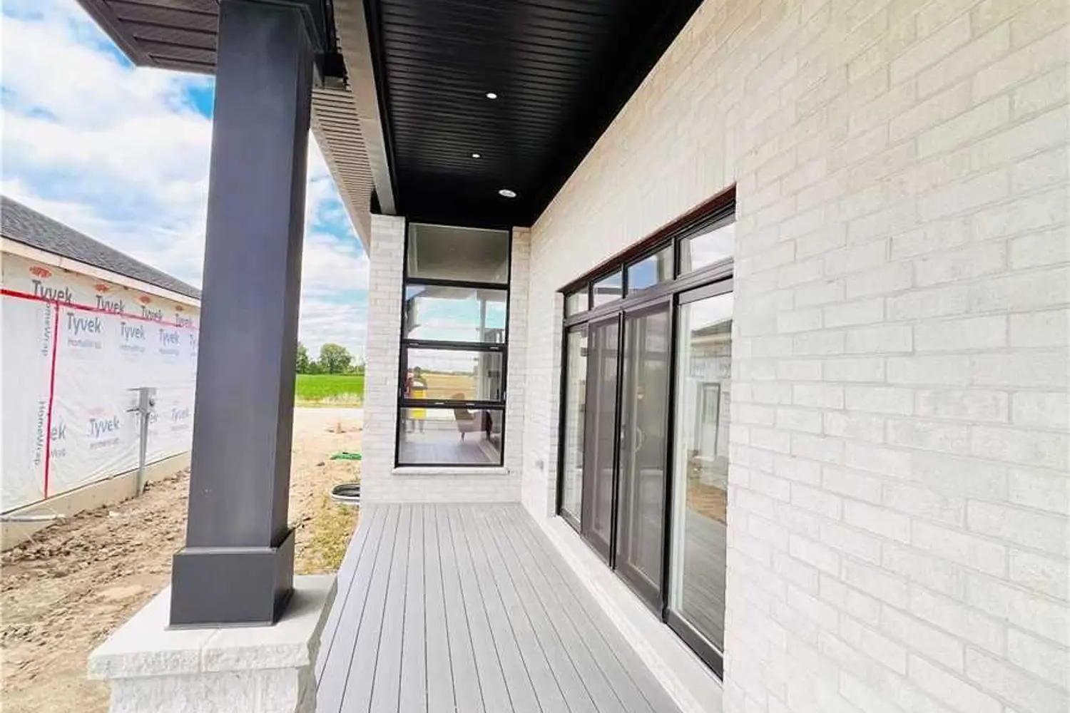 Additional image 19 of 3761 Queen Street