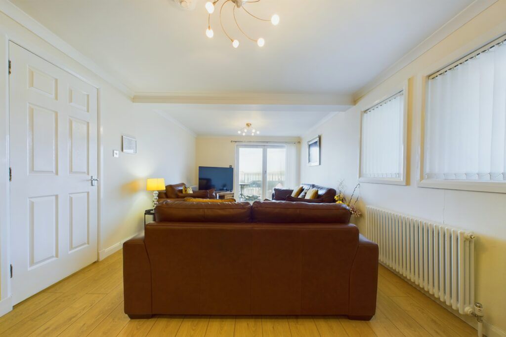 Additional image 5 of 3 bed flat for saleFlat A, 71 Victoria Road, Gourock PA19