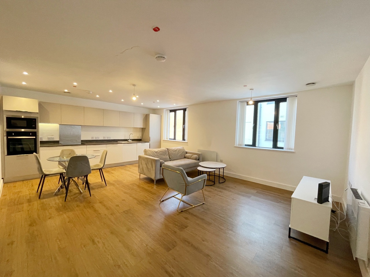 2 Bed Flat, Treasure House, B1, N1 7GU