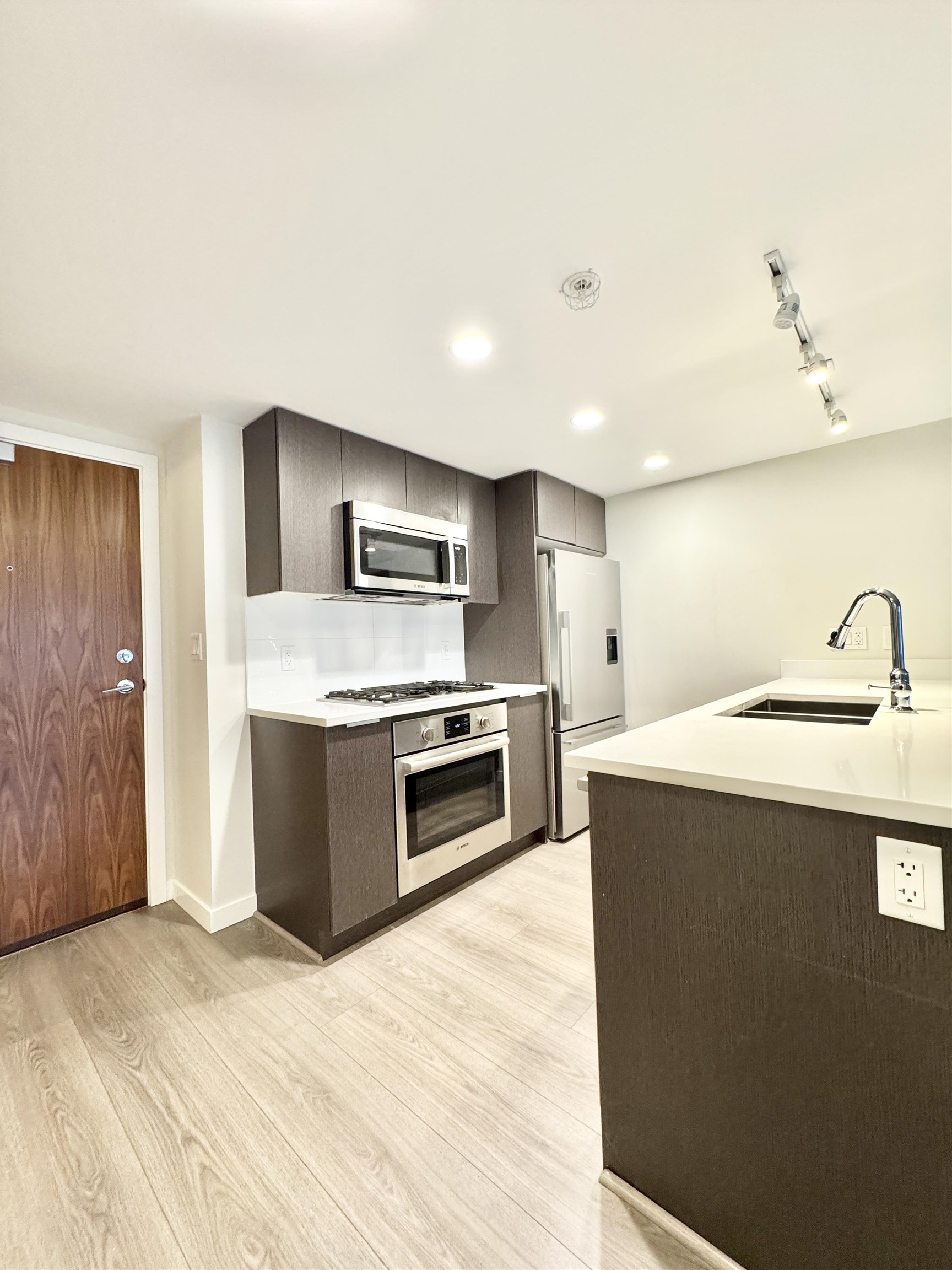 Additional image 2 of 720-8699 Hazelbridge Way, Richmond, BC, V6X 0T4