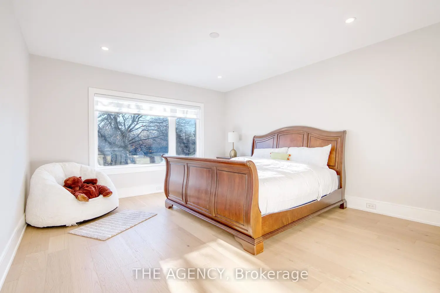 Additional image 17 of 519 Third Line