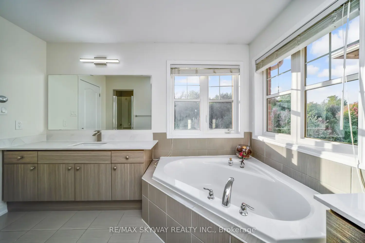 Additional image 12 of 90 Aylesbury Drive