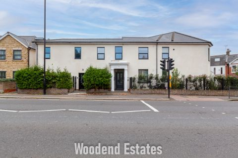 Gunnersbury Lane, Acton W3