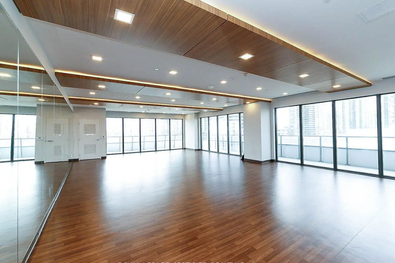 Additional image 18 of 20 Shore Breeze Drive 4701