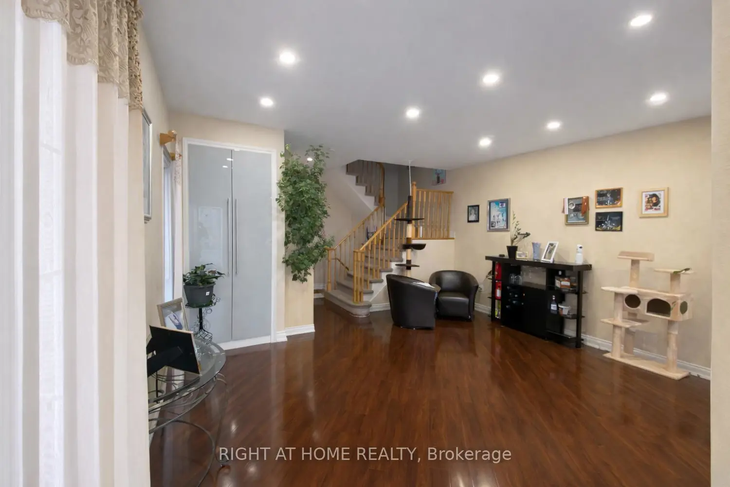 4 Forest Run Boulevard photo 5