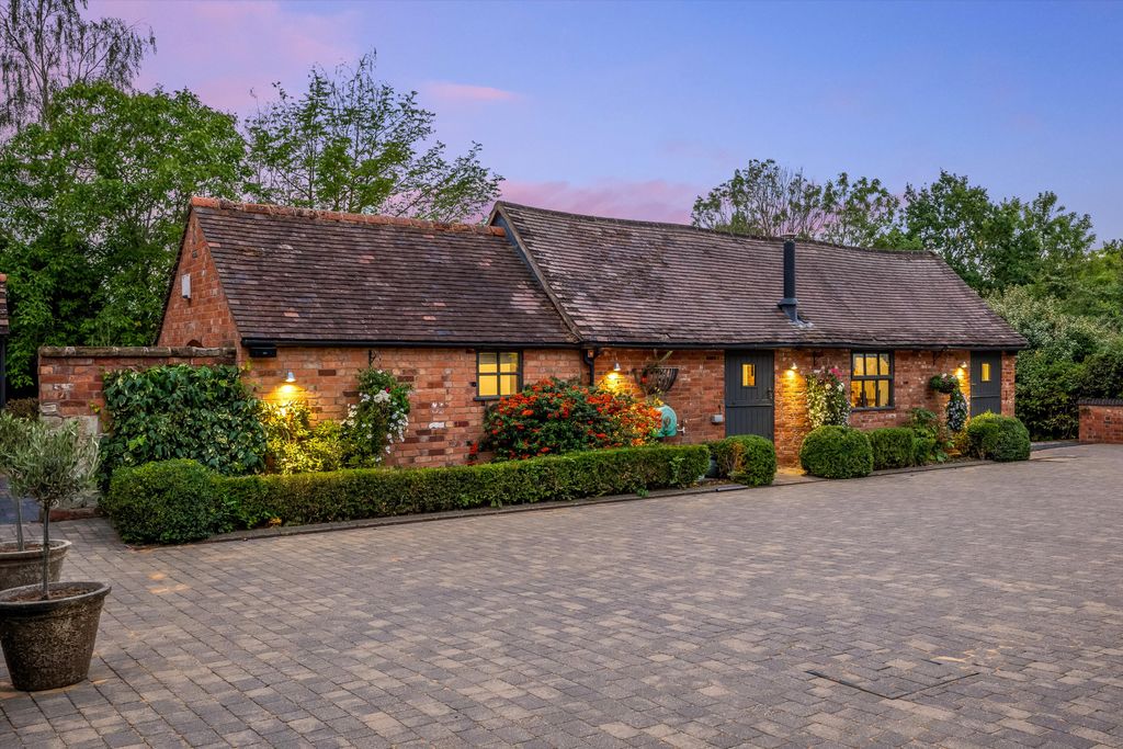 Additional image 36 of 5 bed detached house for saleOld Warwick Road, Rowington, Warwickshire CV35