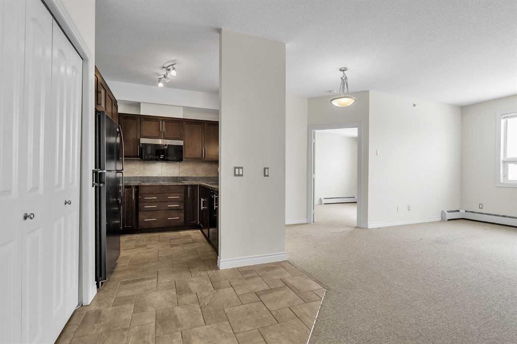 Additional image 4 of 415-26 Val Gardena View SW, Calgary, AB, T3H 2V9