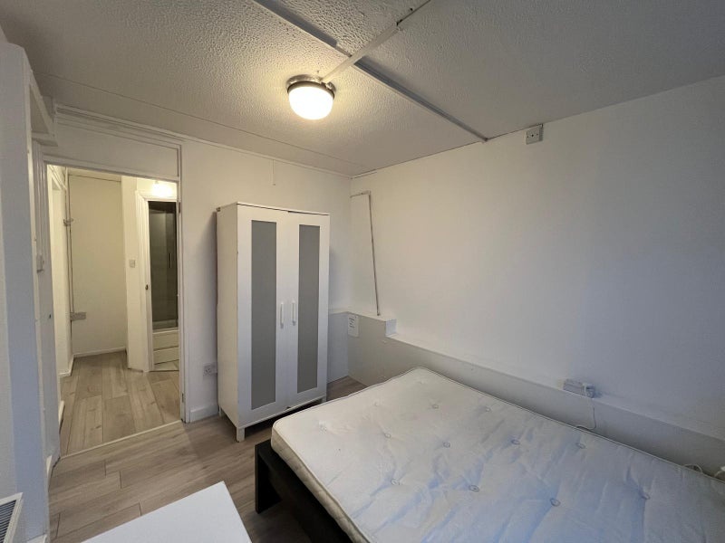 Additional image 13 of Room in a Shared House, London, SW11, N1 7GU