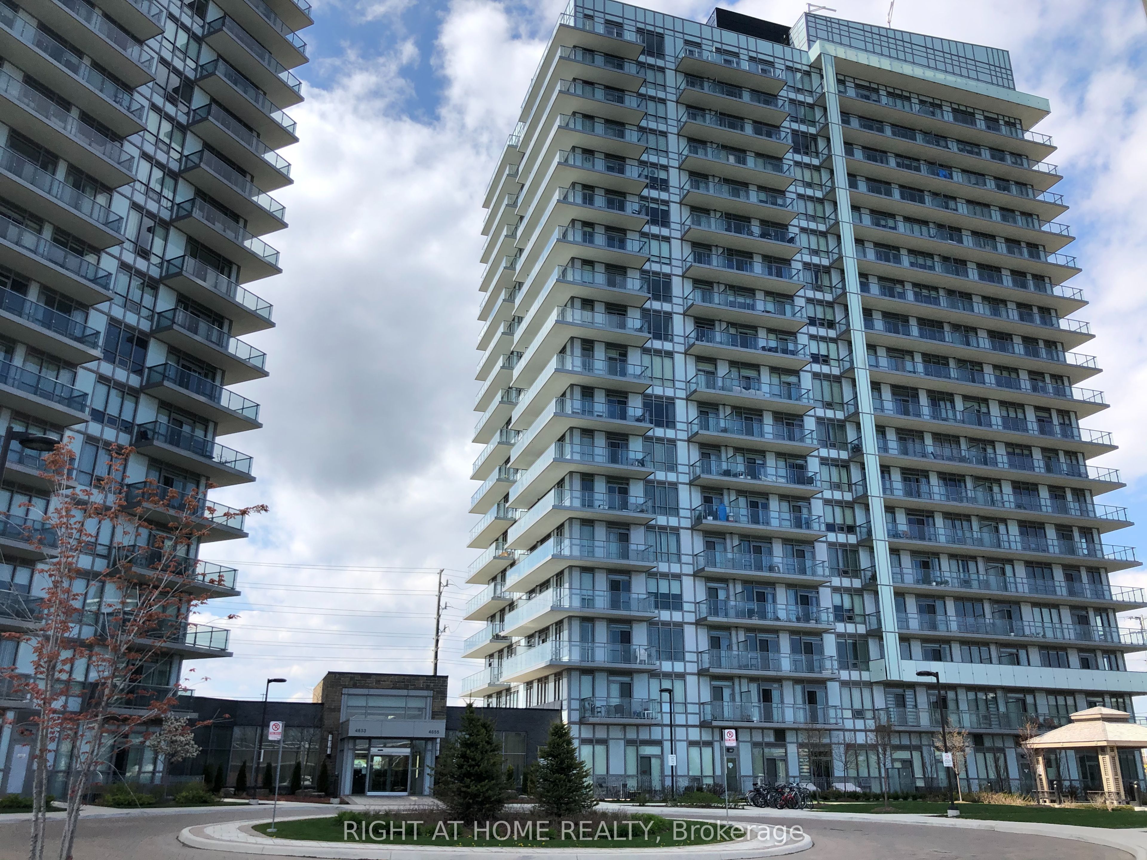 803-4655 Glen Erin Drive, Mississauga, ON, L5M 0Z1