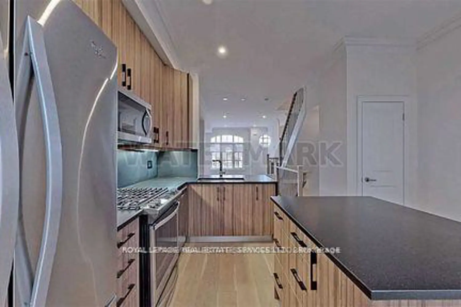 Additional image 11 of 3879B Bloor Street